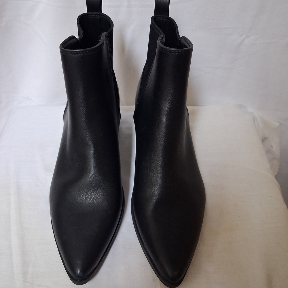 Universal Thread Womens Black Pointed Toe Block Heel Ankle Boots Size 8